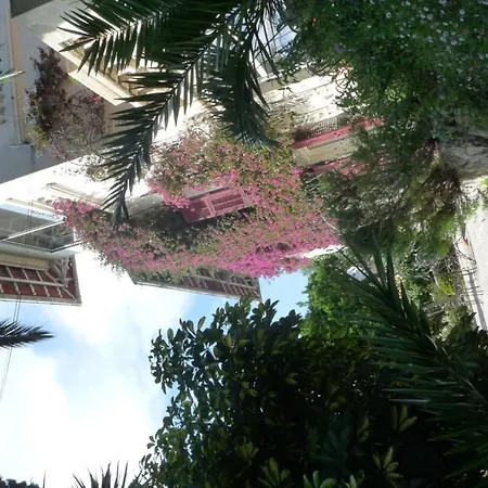 Castel Enchante לינה וארוחת בוקר ניס