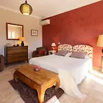 Alojamento de Acomodação e Pequeno-almoço Castel Enchante 3*