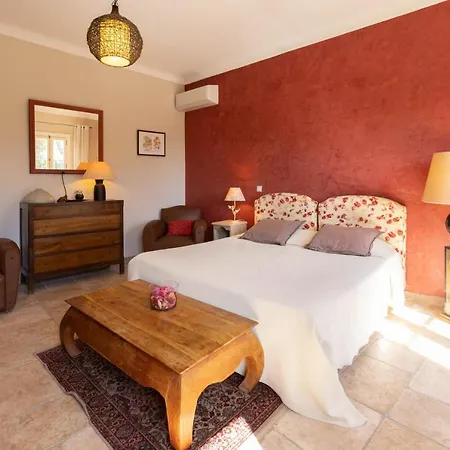 Couette-café Castel Enchanté 3*