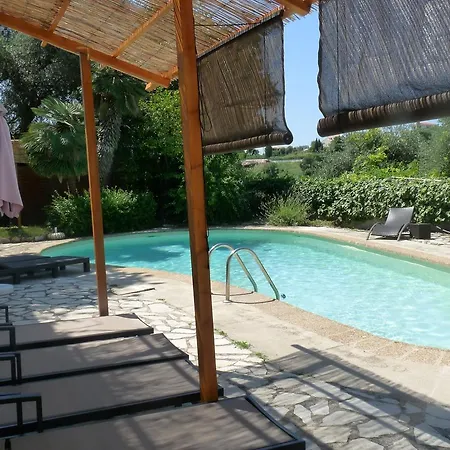 Castel Enchanté Bed and breakfast