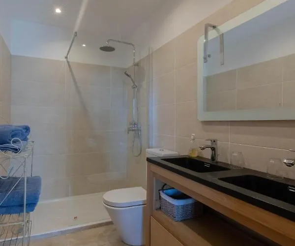 Bed and Breakfast Castel Enchante Νίκαια