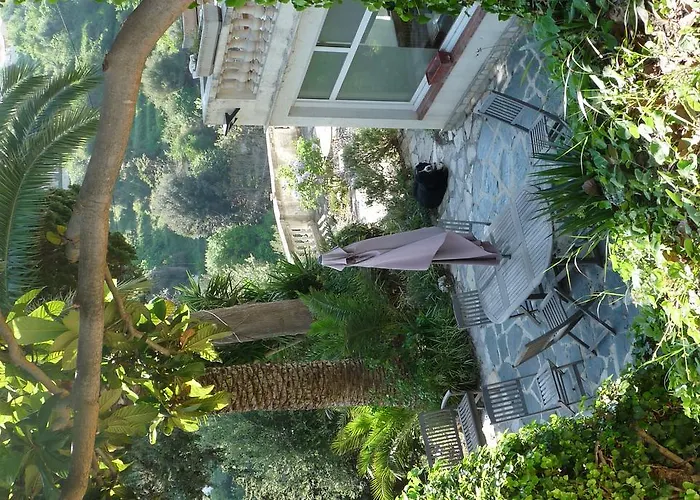 Castel Enchante Bed and Breakfast 3*