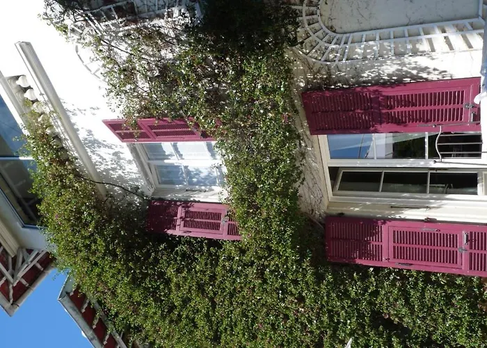 Castel Enchante Bed and Breakfast 3*